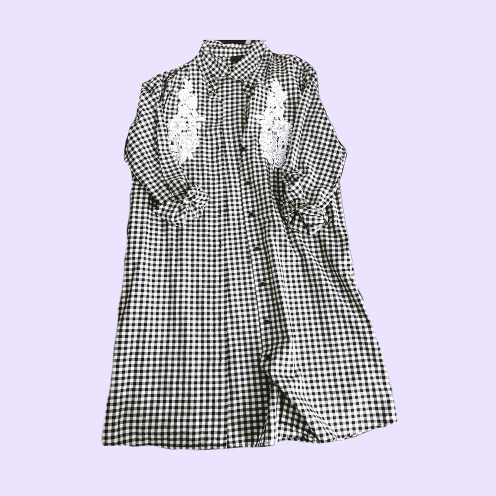 Black and White Checkered Flower Embroidery